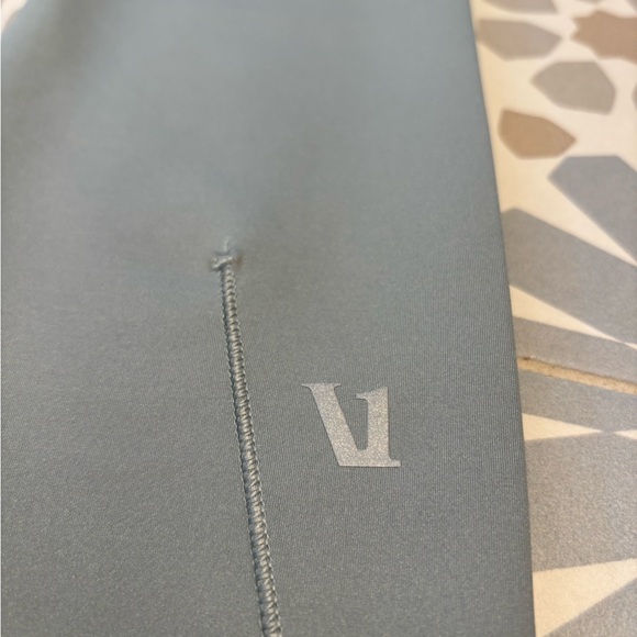 Vuori Pants - Vuori leggings like new